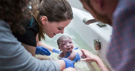 زایمان طبیعی در آب