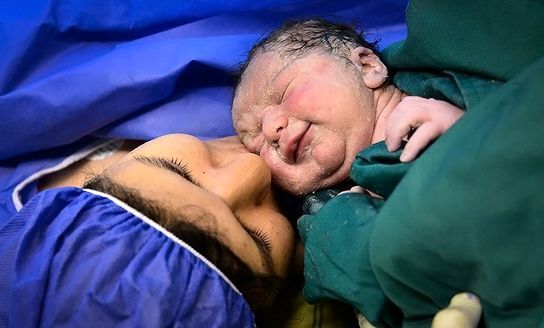 نشانهها و مراحل زایمان طبیعی